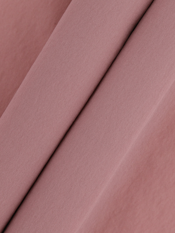 What are the characteristics of nylon fabric